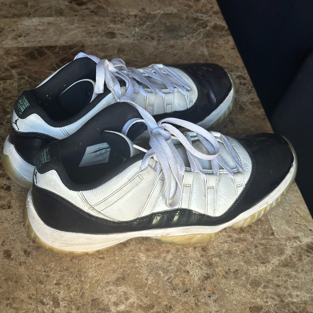 Jordan 11 Emerald Green